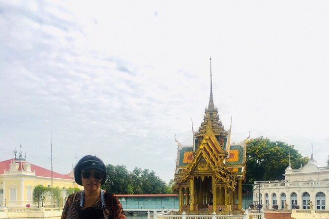 Sunset Sail, Glittering Tempels at Afternoon Ayutthaya Tours - Wat Chaiwatthanaram, Prayers and Thai Traditional Dress