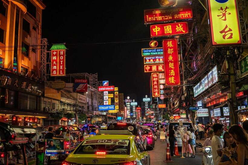 Taste of Bangkok: A 3-Hour Chinatown Food Feast - Crowds, spice, and pace: the tradeoffs you should know