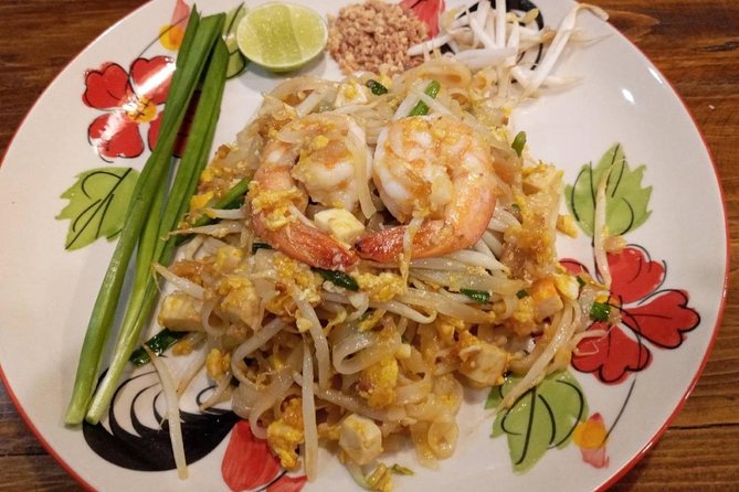 Thai Cooking Class at Tingly Thai Cooking School in Bangkok - Tom Yum and Pad Thai: Learning Two Flavor Styles