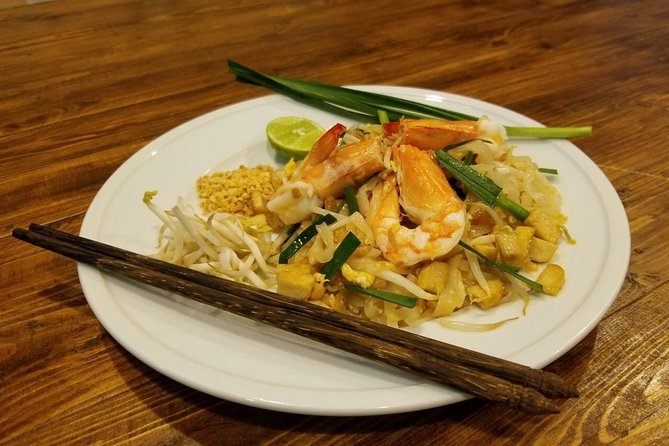 Thai Cooking Class at Tingly Thai Cooking School in Bangkok - Meeting Point and Class Size in Bangkok (Small Group, Clear Start)
