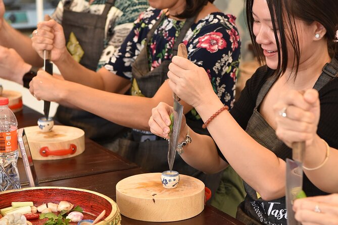 Thai Cooking Class with Market Tour in Sathon Bangkok - Four Thai dishes you cook, then eat while hot