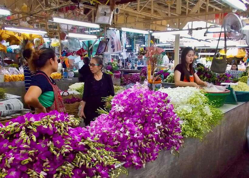 Thai culture and Bangkok local life guided bike tour - Bikes, helmets, and how to make the ride feel easy