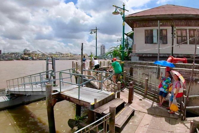 Thai Culture and Local Life 4- Hour Bangkok Bike Tour - Stop 4: Cycle Across the Chao Phraya Area, Then the Ferry Feel