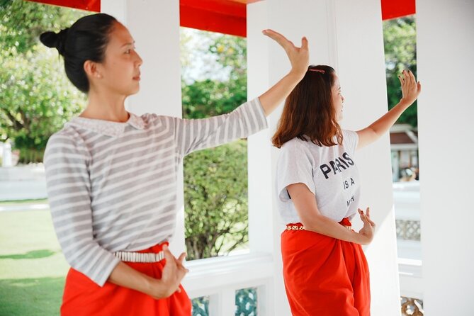 Thai Dance Class at Wat Arun - Who Should Book This Thai Dance Class (and Who Might Skip It)