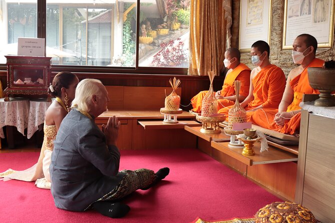 Thai Wedding ceremony (Bangkok) - A Thai Buddhist wedding ritual in Bangkok that feels personal