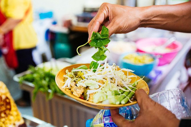 The 10 Tastings of Bangkok: Private Street Food Tour - Bangkok Farmers Market @Gateway Ekkamai: small producers, fresh choices