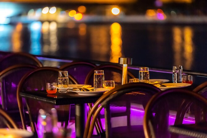 The Newest Luxury 5 Star Bangkok Chaophraya Dinner Cruise - What the dinner buffet is really like (and what to eat first)