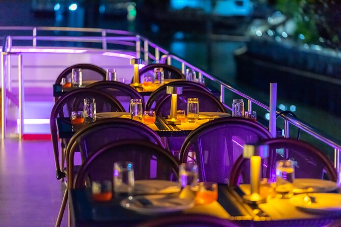 The Newest Luxury 5 Star Bangkok Chaophraya Dinner Cruise - Drinks, the bar setup, and how to avoid surprise spend