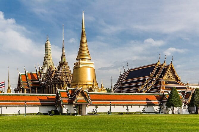 Three Temple Ayutthaya Tour with Scenic Boat Ride - Bueng Phra Ram Park: a lake break that steadies the whole schedule