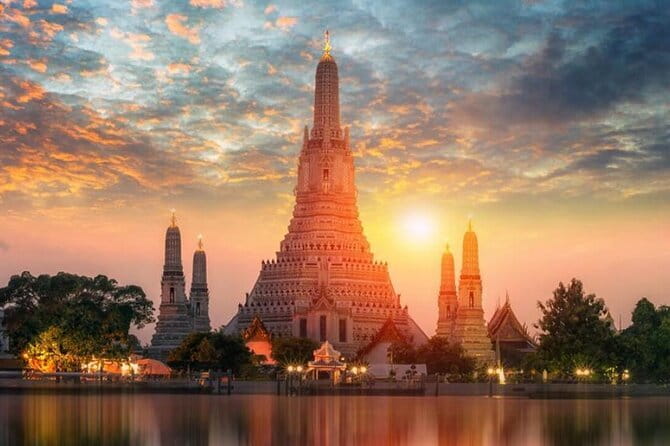 Three Temple River Cruise with Wat Pho, Wat Arun and Wat Rakhang - Wat Arun, the Thai costume moment, and why it’s a perfect finale