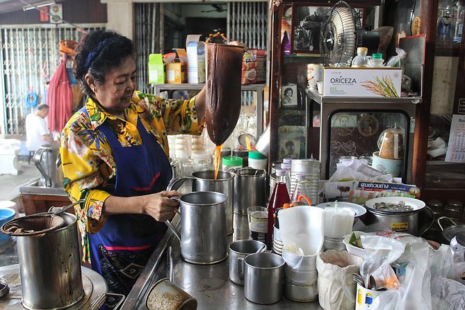 Timeless Thonburi Canal and Food Tour - Wang Lang and the final tastes: northeast soup noodles and Thai dessert