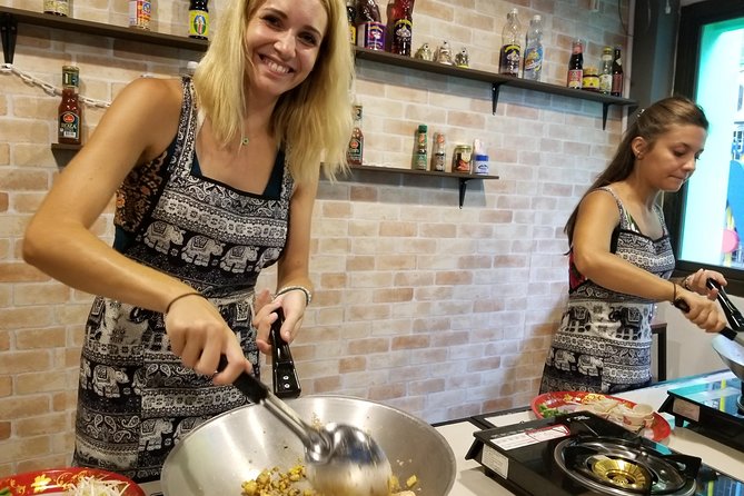 Tingly Thai Cooking Class with Morning Market Tour - How vegetarian needs get handled, plus halal options
