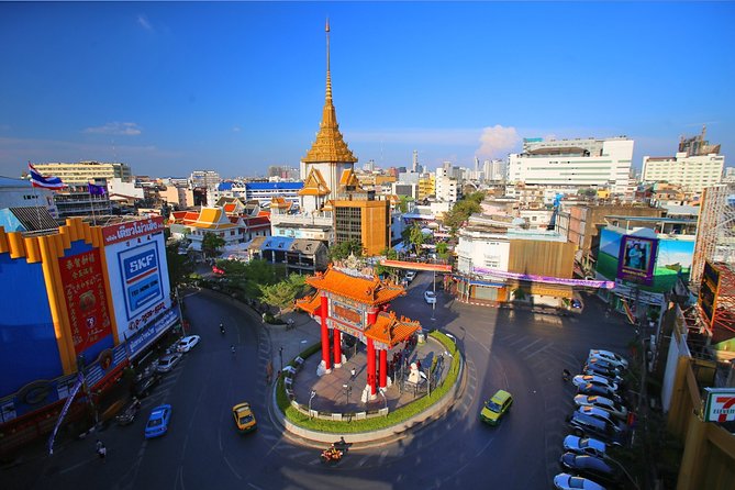 Top Sights of Bangkok: Special Half-Day Tour - The Drive Through Chinatown, Indian Town, and Pak Khlong Talat Area