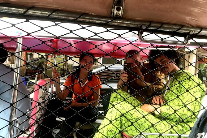Tuk Tuk Bangkok Private Tour: WW2 Pad Thai, 360-Viewpoint, Chinatown (Pickup) - Stop 6: Chinatown on Yaowarat Road for street food and a Thai-Chinese icy dessert