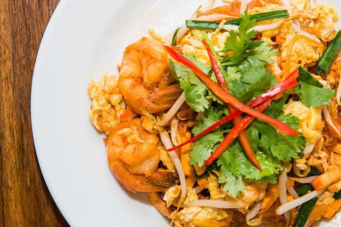Tuk Tuk Bangkok Private Tour: WW2 Pad Thai, 360-Viewpoint, Chinatown (Pickup) - Stop 1: Novotel Bangkok on Siam Square pickup, then straight into the city