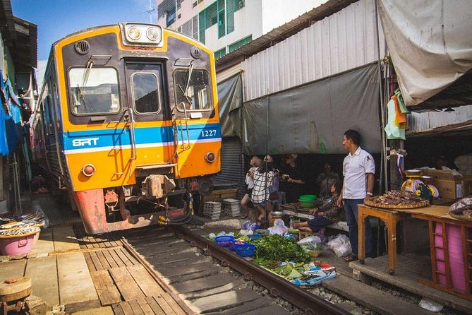 Unique Bangkok Markets: Train Market & Floating Market Adventure - Damnoen Saduak Floating Market: Longtail Boat Time You Can Actually Feel