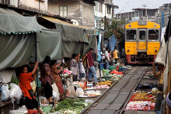 Unique Bangkok Markets: Train Market & Floating Market Adventure - The Morning Pickup and the 5-Hour Timing That Keeps You Sane