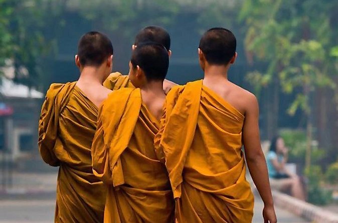 Visit temples in and around Bangkok with a former monk of 10 years - Beyond the big names: how to build a balanced day