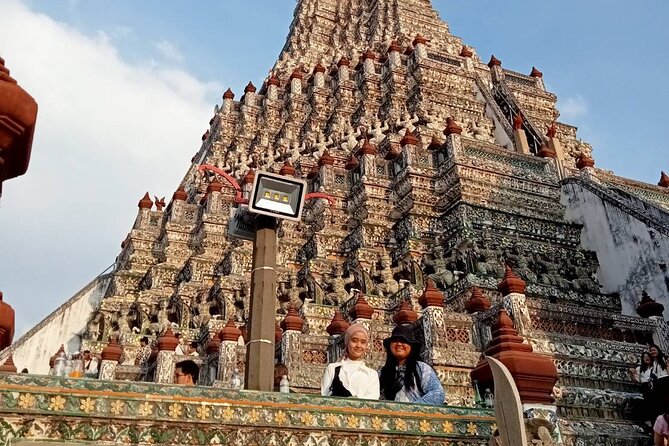 Visit Wat Pho and Wat Arun with Local Expert - Two Icons: Wat Pho and Wat Arun in One 3-Hour Plan