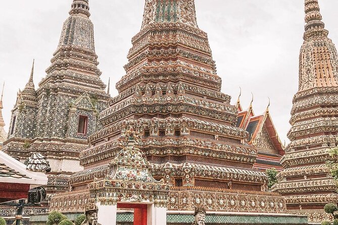 Visit Wat Pho and Wat Arun with Local Expert - Photos, Walking, and How to Get the Most Out of Your 1.5 Hours