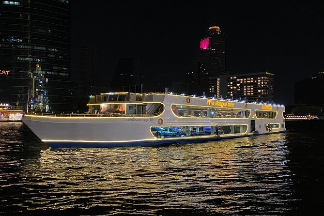 VIVA Alangka River Cruise: Dining & Cabaret Delight - The Cabaret Show and Live Singers: What Entertainment Feels Like