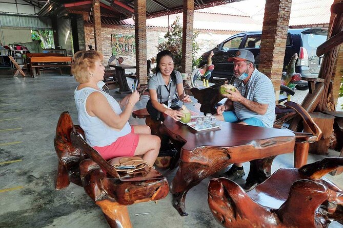 Wheelchair & Luxury Tour to Floating & Railway Markets - Wheelchair and luxury details, what’s included and what to plan for