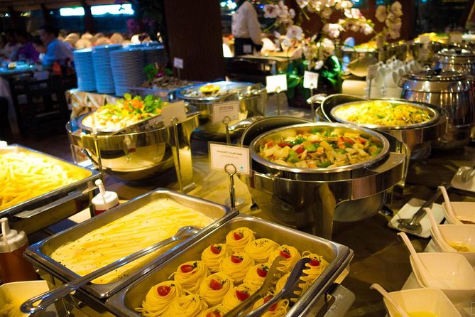 White Orchid Dinner Cruise at Bangkok with Pickup & Live Music - Why a Chao Phraya dinner cruise feels different at night